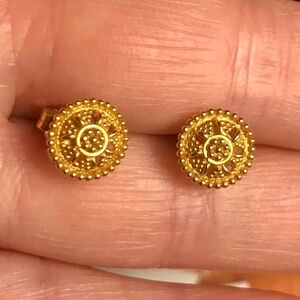 21K Gold Round Shield Post Earrings